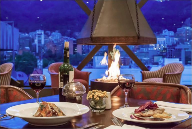 Cena romántica bogotana para dos personas